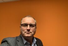 Нико Льюис: Я все время проводил в инженерной лаборатории, не видел мира