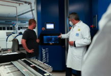 Lawo инвестирует в производственную линию Fuji SMD Андреас Хилмер, директор по маркетингу, Lawo AG Рональд Хенниг, руководитель производства, Lawo AG Янош Акс, помощник менеджера по обслуживанию, Fuji Europe Corporation GmbH Майкл Налес, специалист по программному обеспечению, Fuji Europe Corporation GmbH Кристиан Лукич, директор по цепочке поставок, Lawo AG