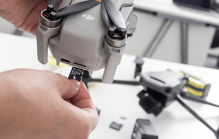 Angelbird AV PRO microSDXC V30 UHS-I A2: новые карты-памяти для дронов, экшен-камер tkt1957.com