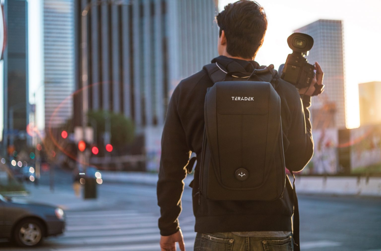 Teradek выпускает мобильный рюкзак 5G Prism tkt1957.com