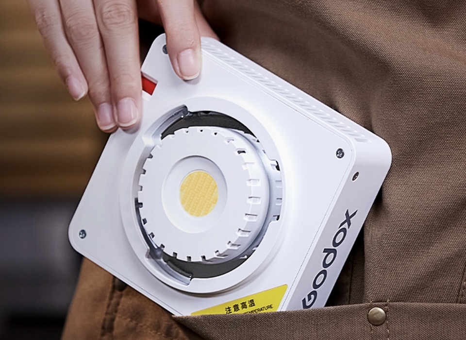 Godox ML100Bi: Легкий и портативный осветительный прибор