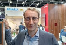 Адриан ван Рой, Riedel: Ключевая тенденция — облако Эксклюзивное интервью с Адрианом ван Ройем (Adrian van Rooij), региональным менеджером по продажам Riedel Communications, на выставке Cabsat 2024.