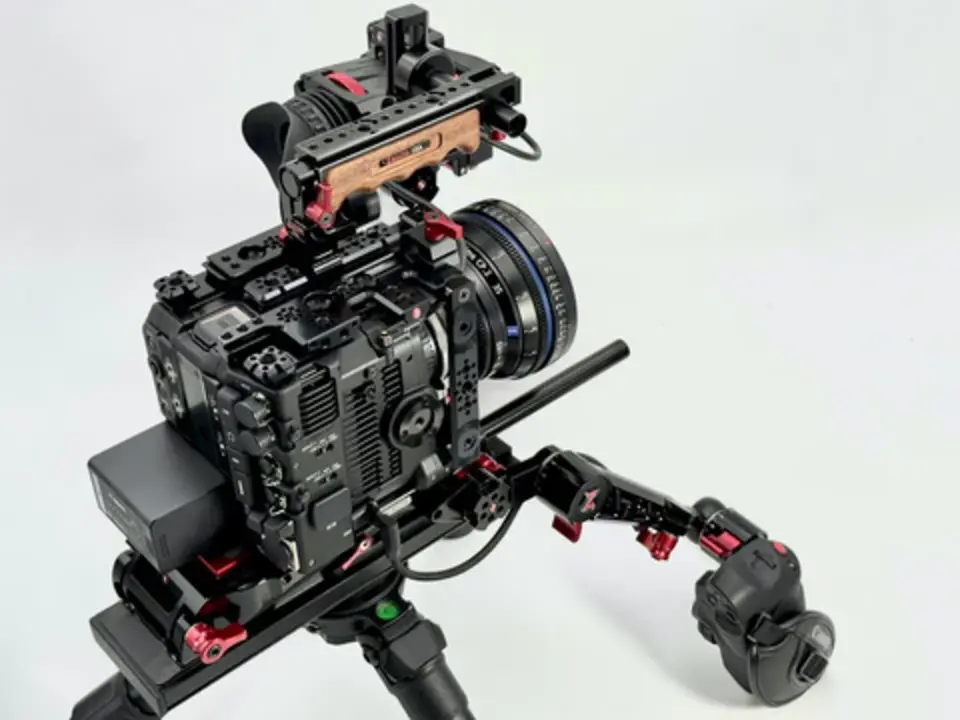 Zacuto: крепление Z-Finder Frame для Canon EOS C400