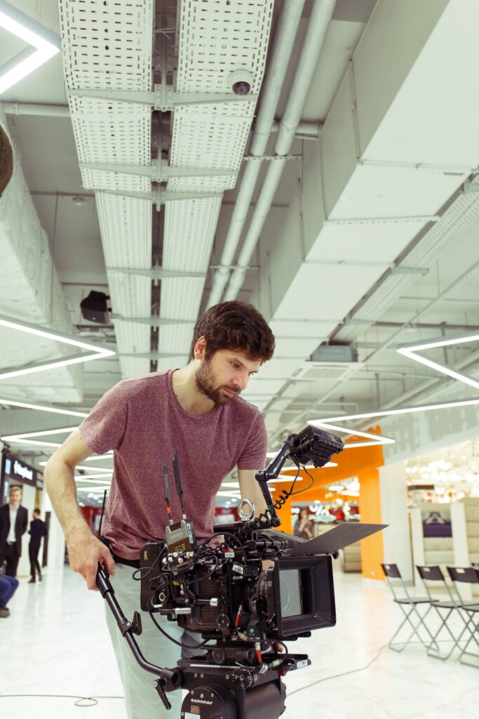 17 ноября – день рождения оператора Григория Апаляйса.