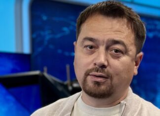 Максим Гребцов модерирует круглый стол на конференции Post-NAB 2026 Kazakhstan Максим Гребцов Post-NAB Kazakhstan 2026