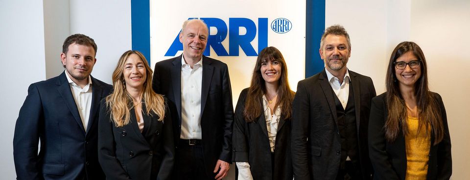 The opening picture shows (from left to right) Luca Swich, Natasza Chroscicki, Stephan Schenk, Laura Catello, Christian Richter, and Chiara Ciattaglia (all ARRI) at the new office in Rome.