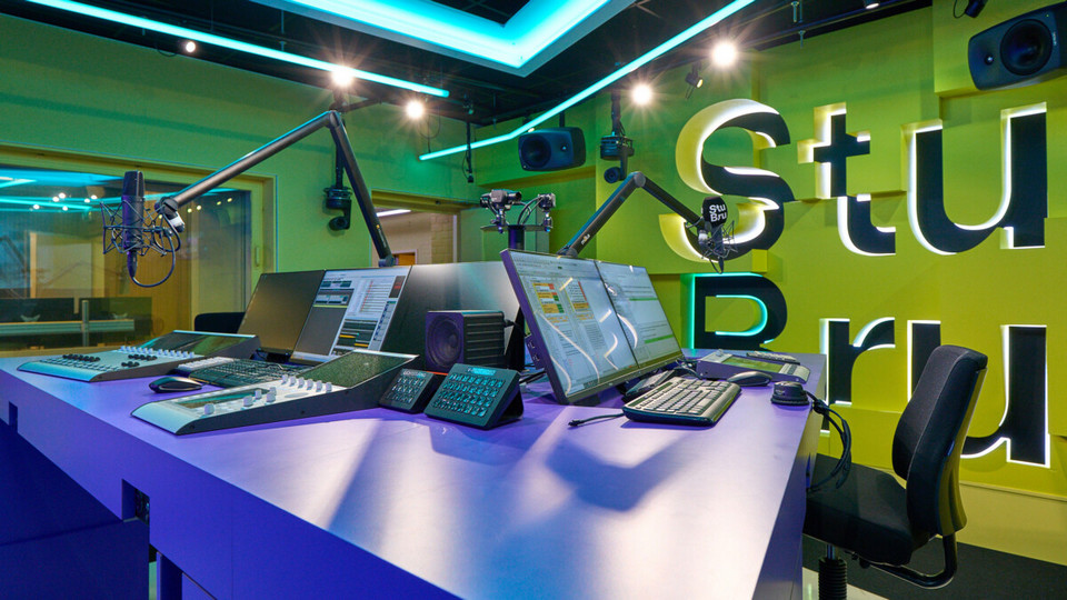 VRT Updates its Brussel Studios with DHD-based Audio Consoles tkt1957.com