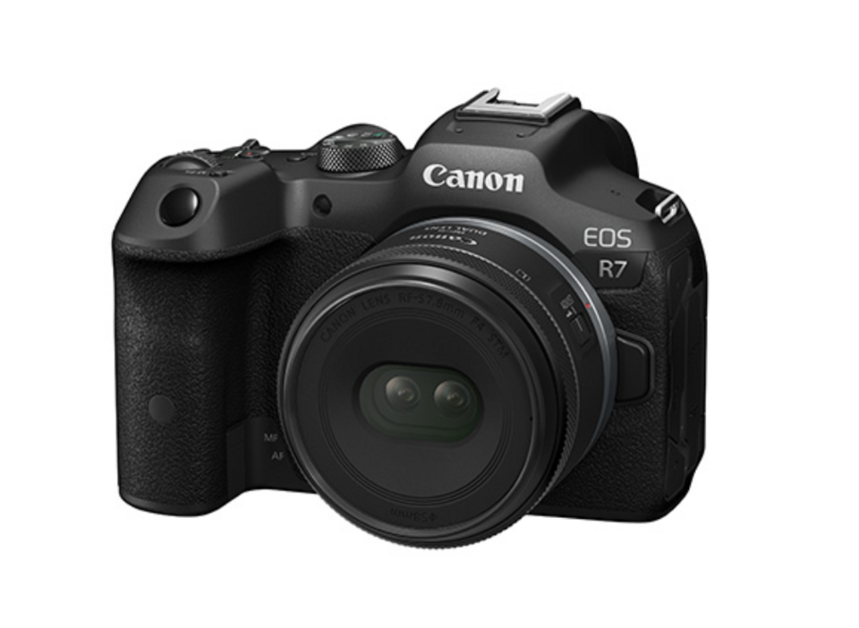 Canon's Latest Dual Fisheye Lens: RF-S 3.9mm F3.5 STM