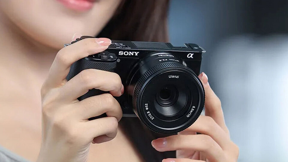 Ulanzi: New 27mm F/2.8 Lens with Autofocus and Eye Tracking
