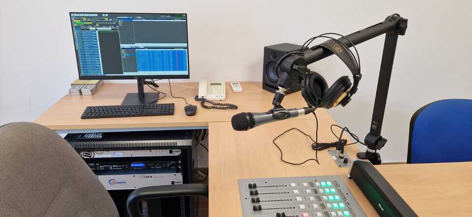 AEQ: Complete Refurbishment and Equipment Upgrade for RADIO SIBERIA 107.8 FM