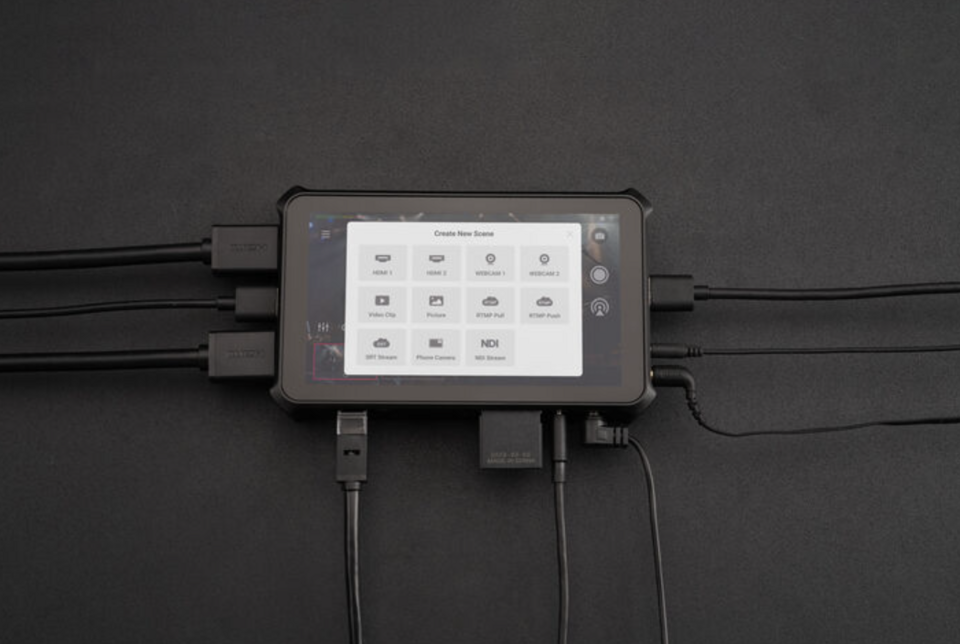 OBSBOT Talent Monitor: 5.4" Touchscreen for UHD Streaming