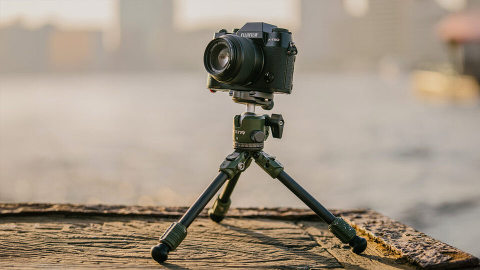 Tilta: BT03 and BT03E Tabletop Tripods with Carbon Fiber Legs