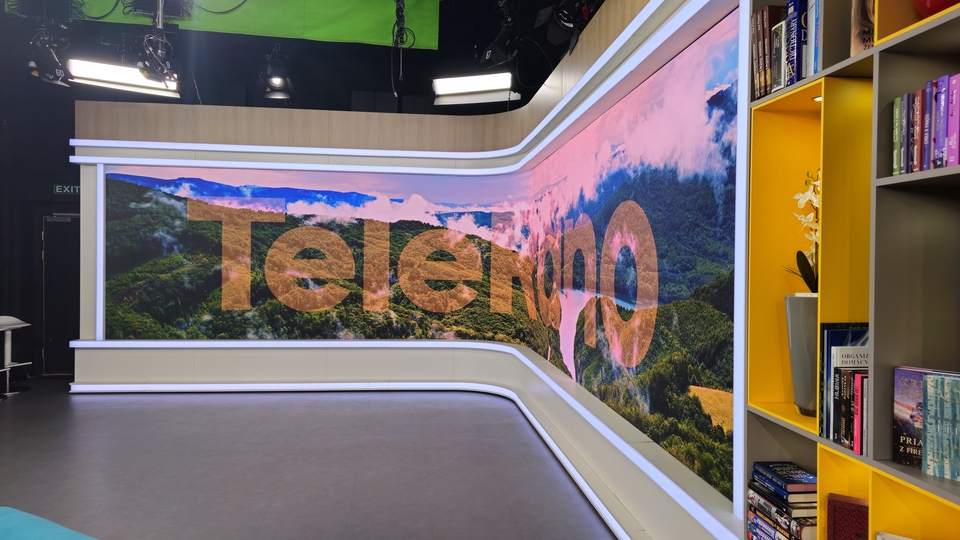 TV Markíza: Leyard TVF Series and CarbonLight Screens for Studio Flexibility