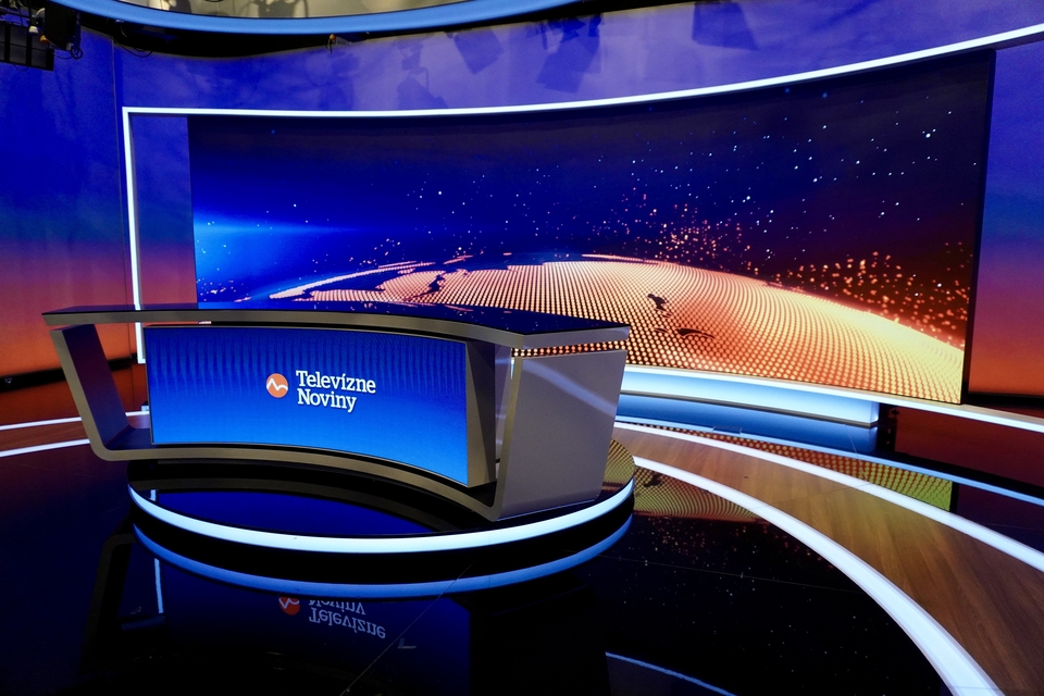 TV Markíza: Leyard TVF Series and CarbonLight Screens for Studio Flexibility